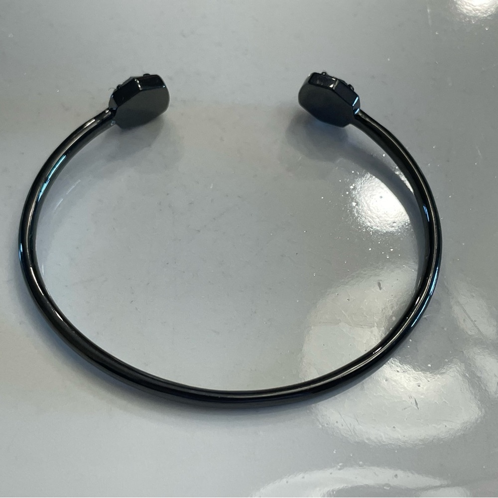 TWO PIECE Kendra Scott Elisa Pendant Necklace and Davie Cuff - Picture 6 of 7